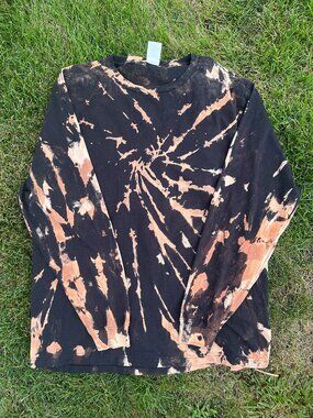 Adult XL Bleach Dye Spiral Long Sleeve Shirt